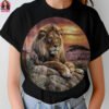 Majestic Lion Halftone Design